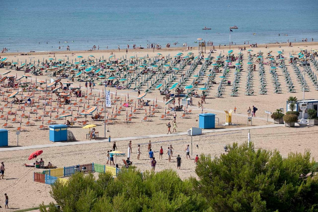 Gabbiano - Appartamenti Bibione Exteriör bild