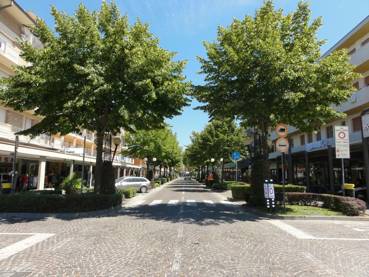 Gabbiano - Appartamenti Bibione Exteriör bild