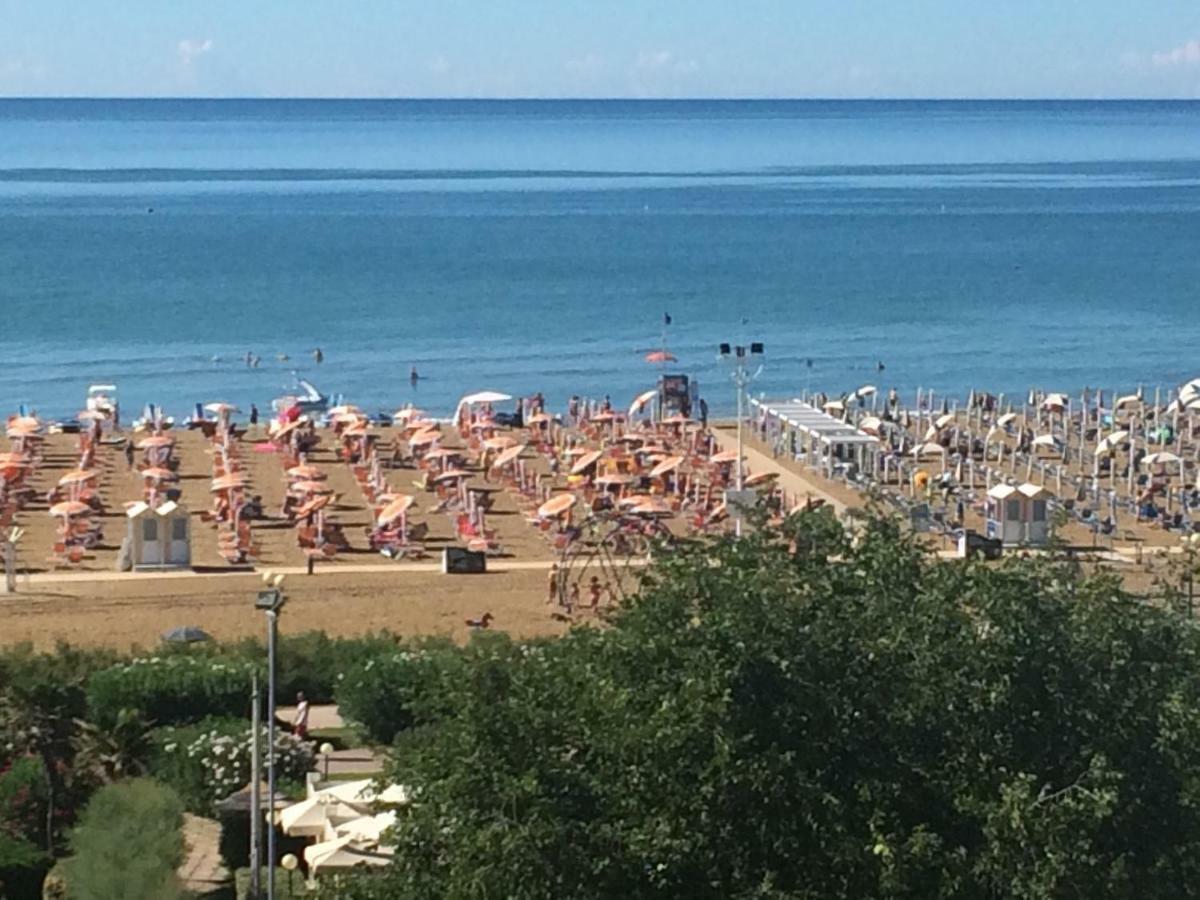 Gabbiano - Appartamenti Bibione Exteriör bild