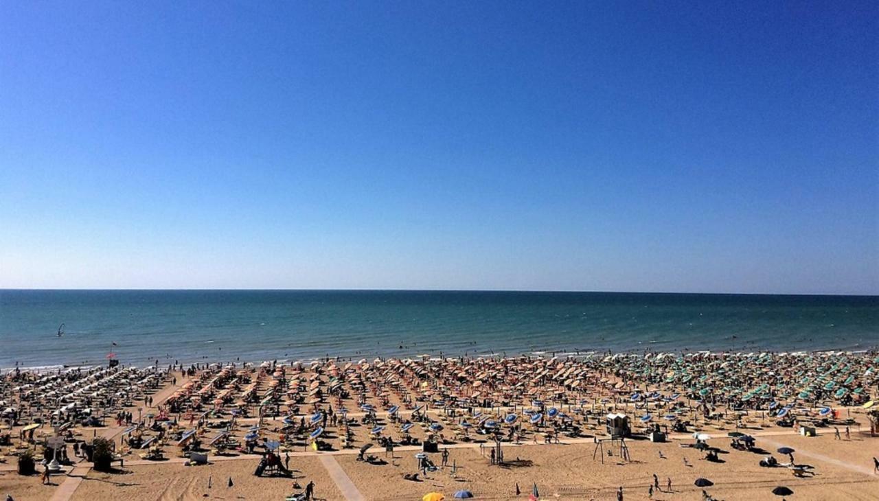 Gabbiano - Appartamenti Bibione Exteriör bild