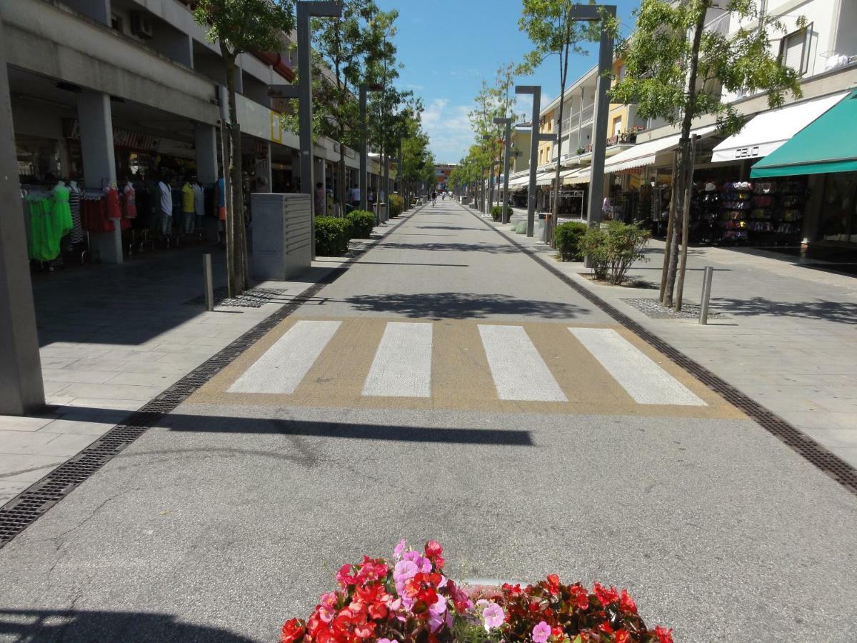 Gabbiano - Appartamenti Bibione Exteriör bild